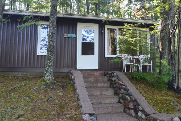 Vacation Rentals Minocqua, WI on Mercer Lake • Driftwood Lodge